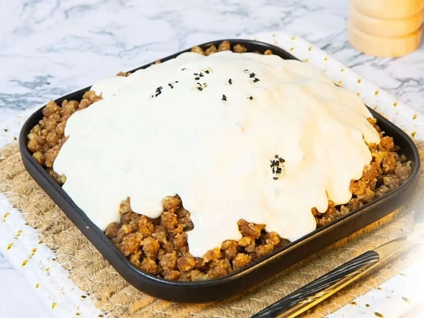 فتة تمر قشطة