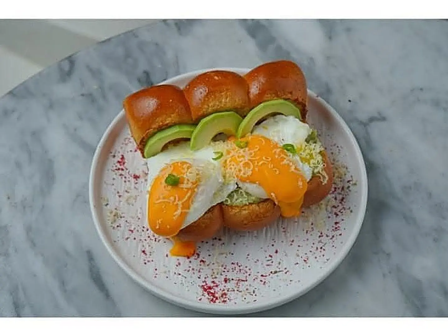 افوكادو بندكت