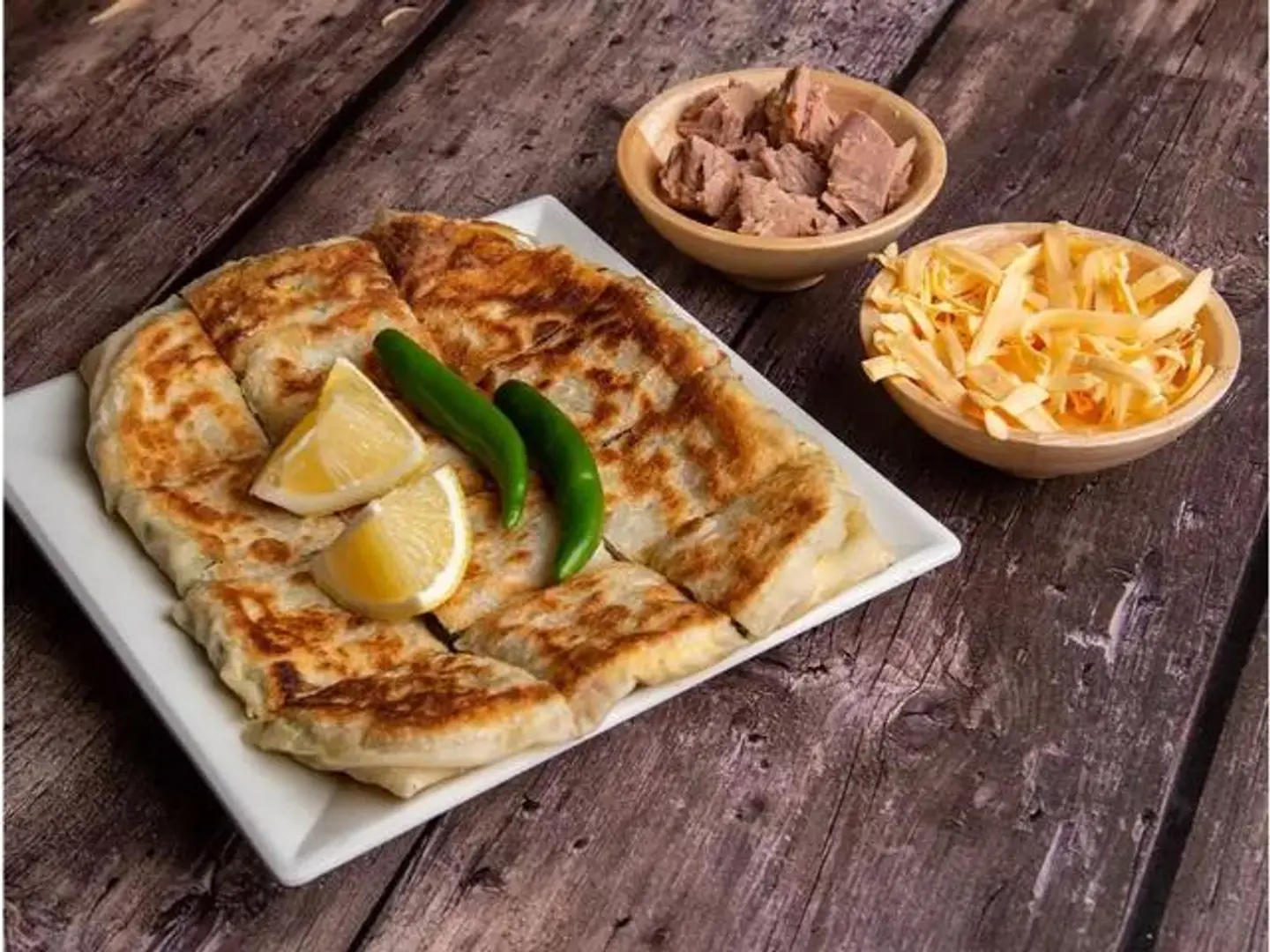 مطبق جبن شيدر مع تونة