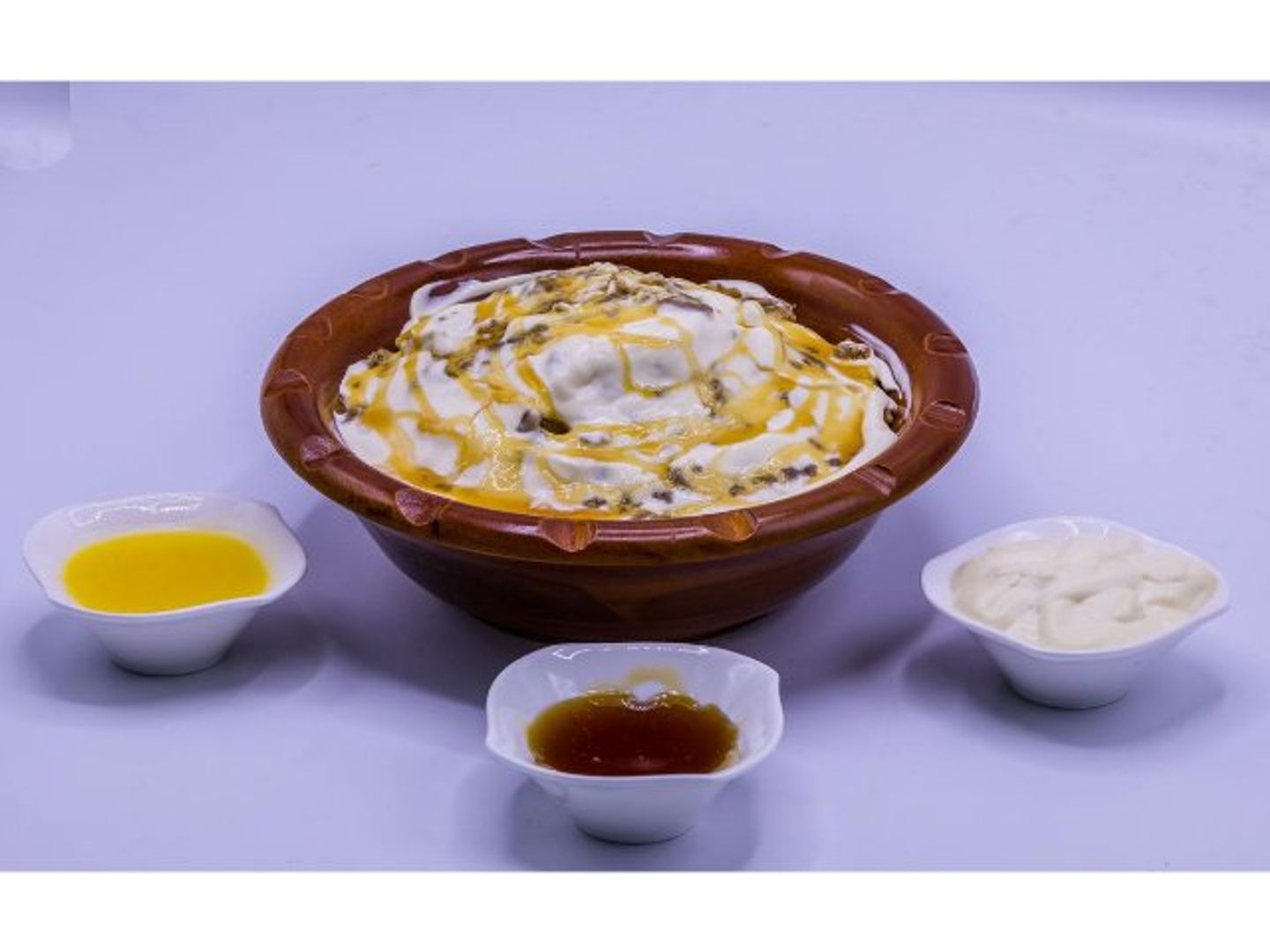 معصوب سمن مع عسل و حليب كبير