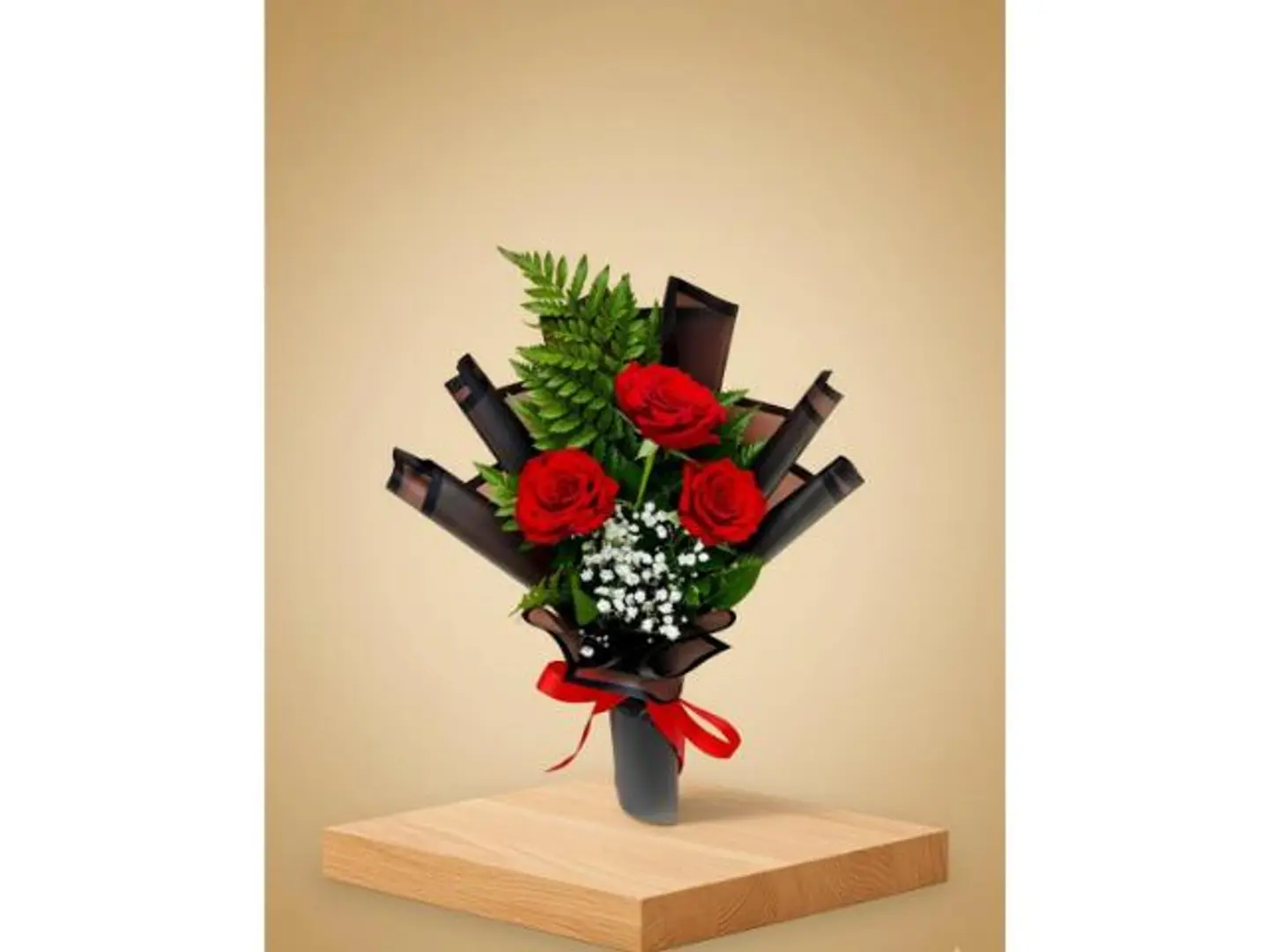 Three Roses With Accessories 341