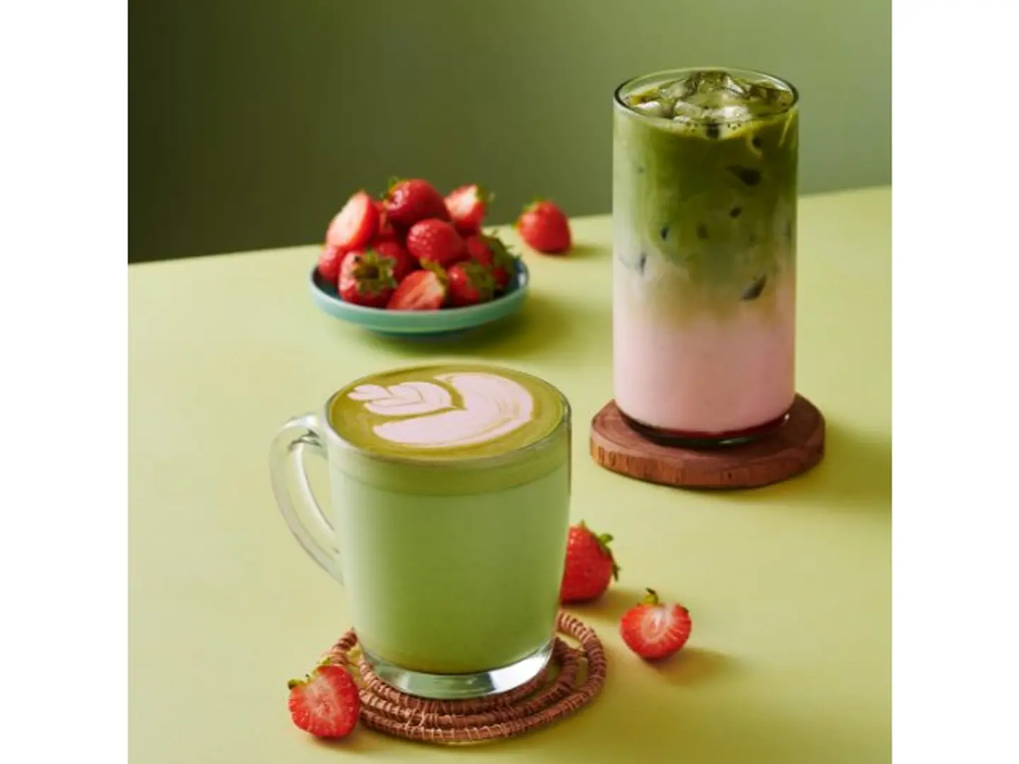 Strawberry Matcha Latte - Small