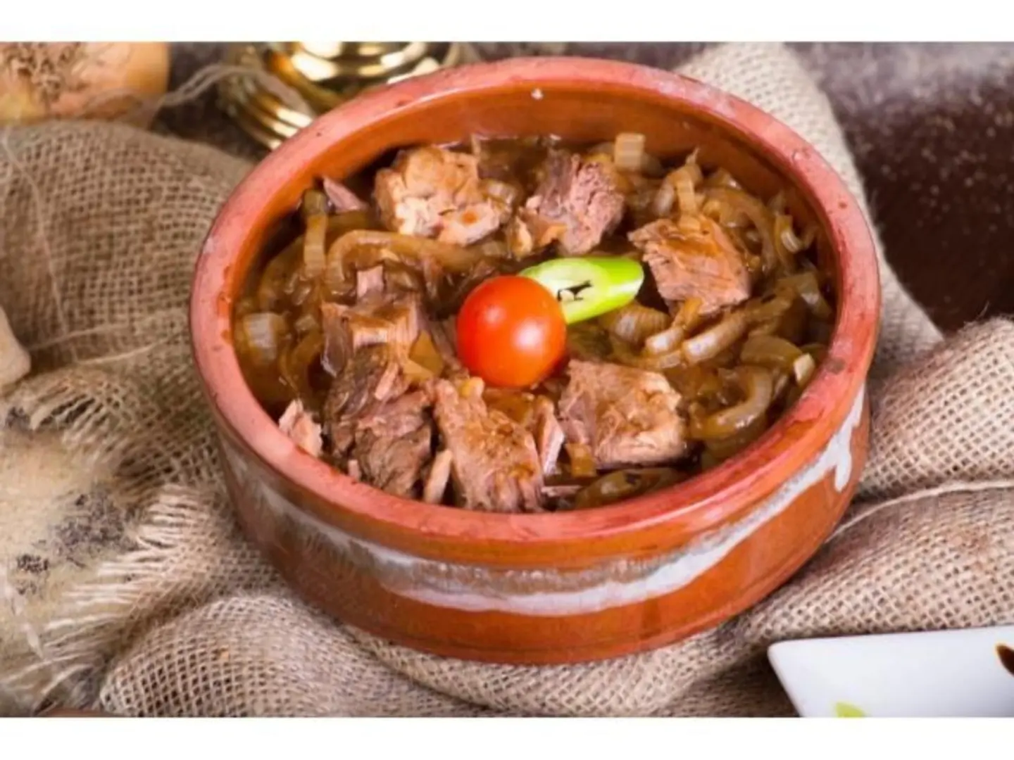 طاجن لحم بالبصل