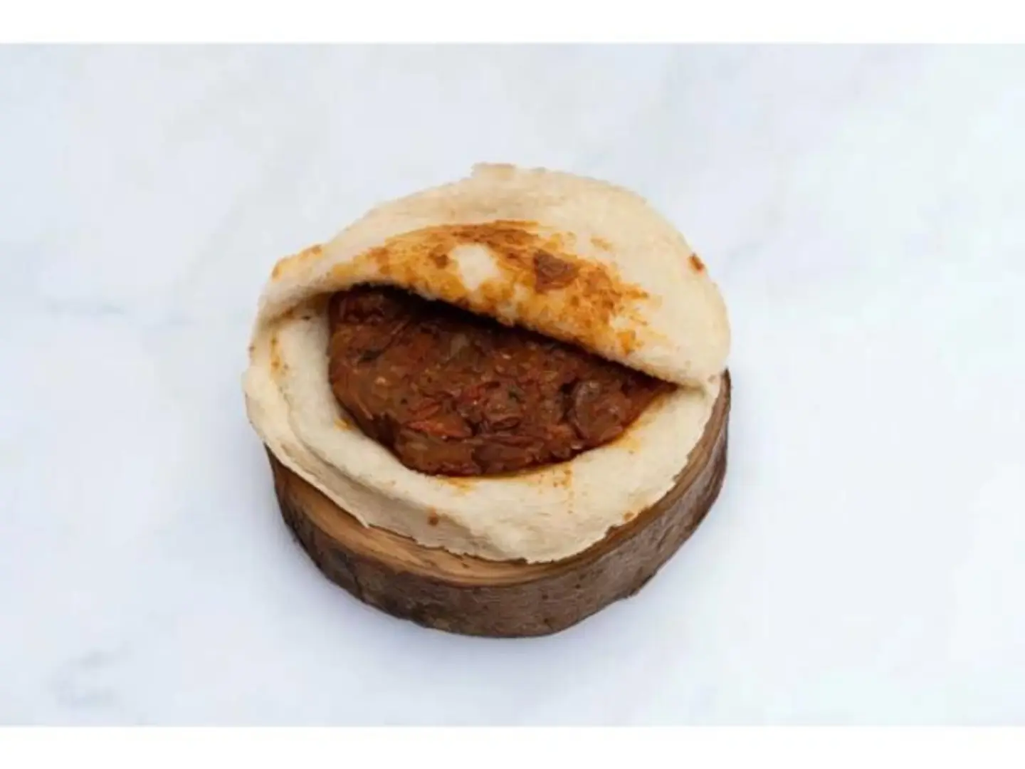 ساندوتش فول بالصلصة