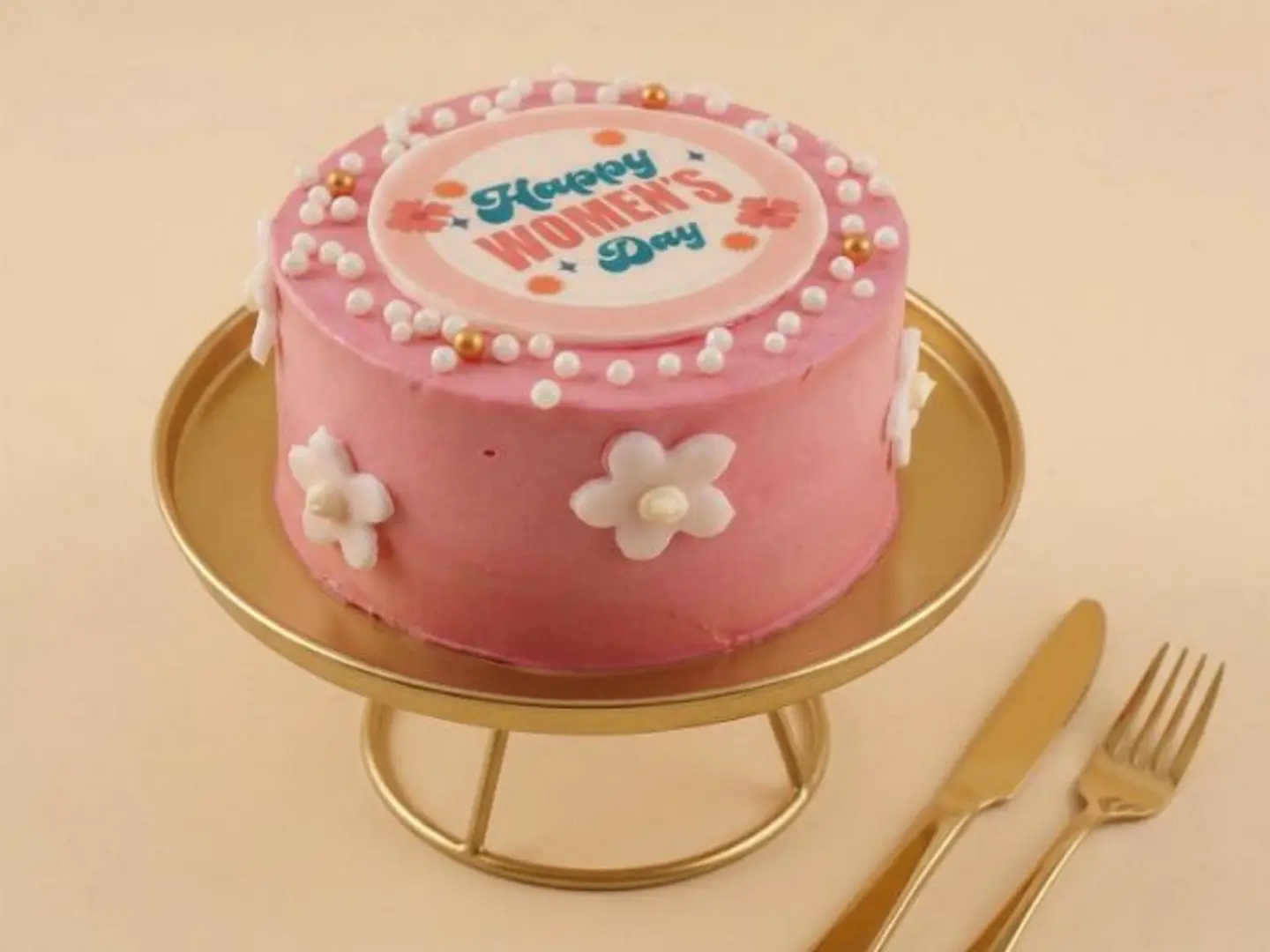 Mini Cakes For Women's Day Decorated With Roses