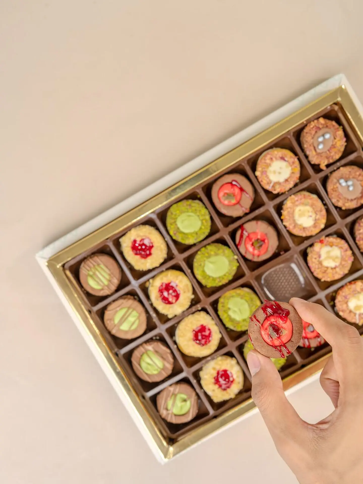 Petit Four Sable