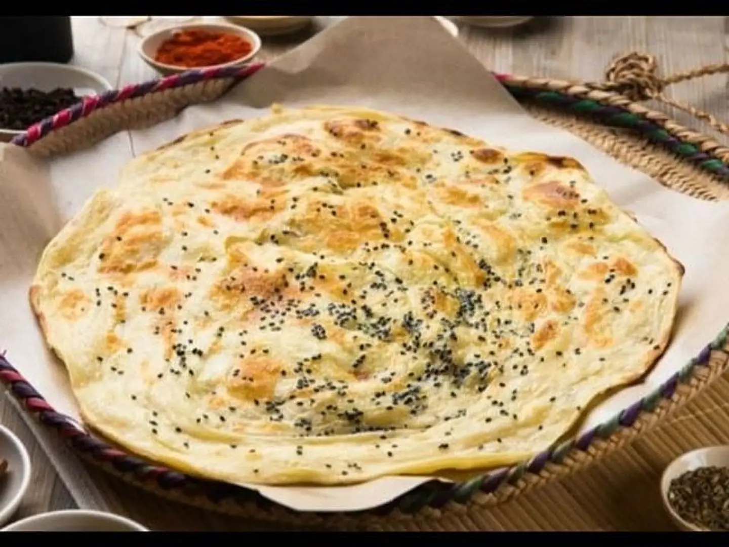 تميس بالجبنة والعسل
