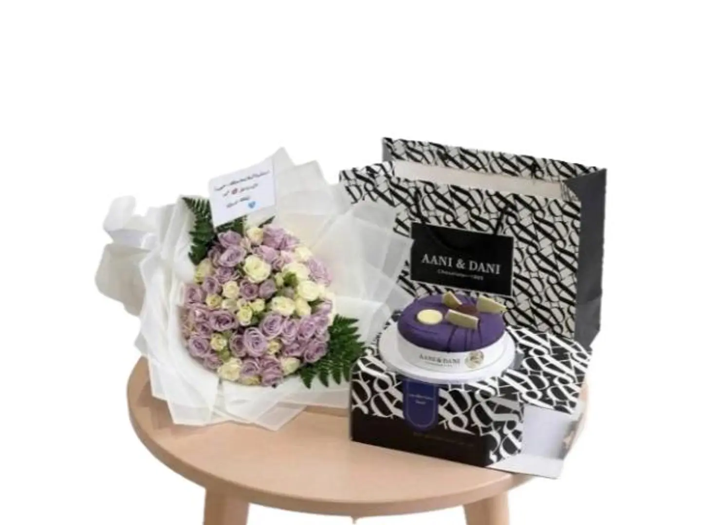 كيك اني وداني ورد أريدك أن تعلم أنني أحبك أكثر مما يمكن لخواطر الحب أن تصفه