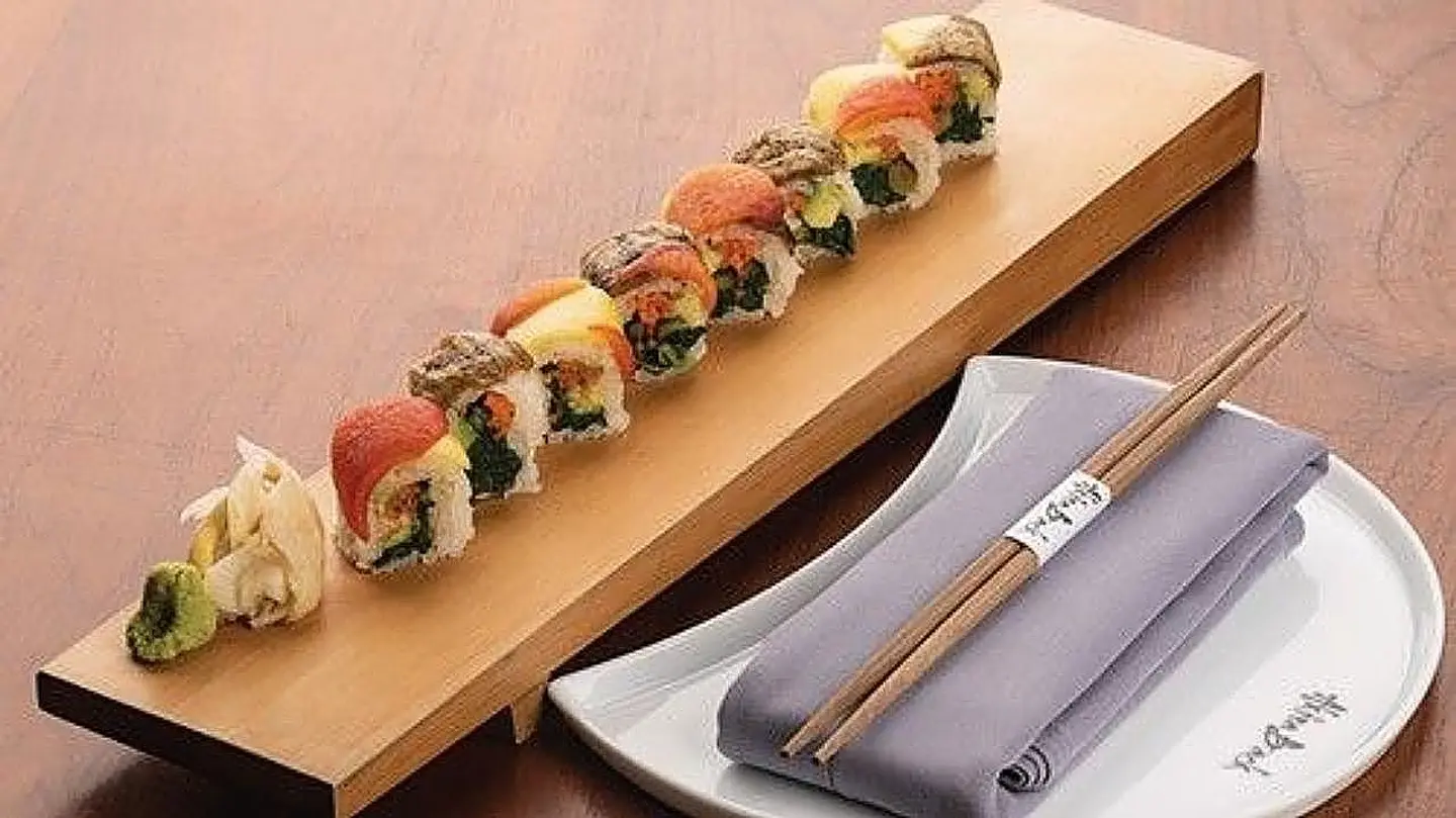 سوشي ثمار البحر