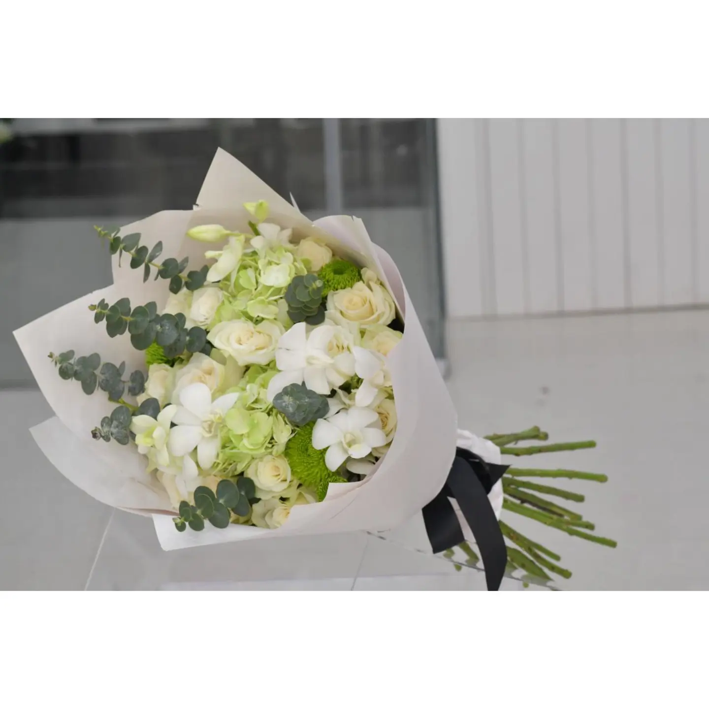 Distinctive White Bouquet