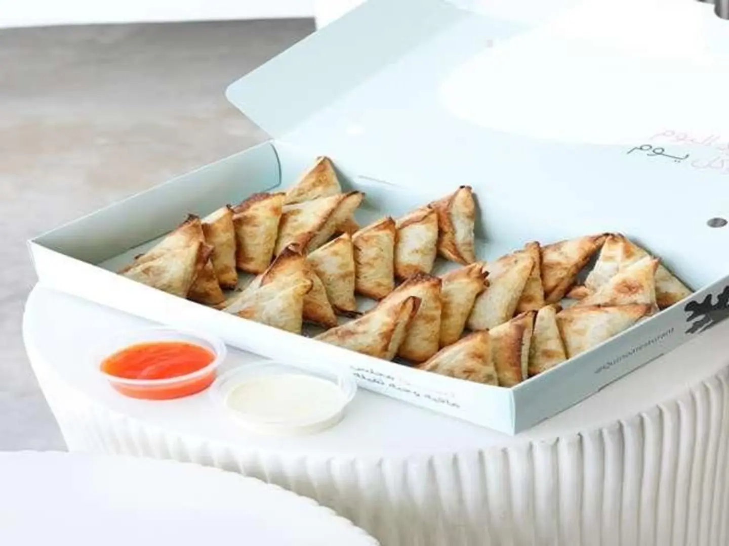 بوكس سمبوسة جبن زيتون وسط