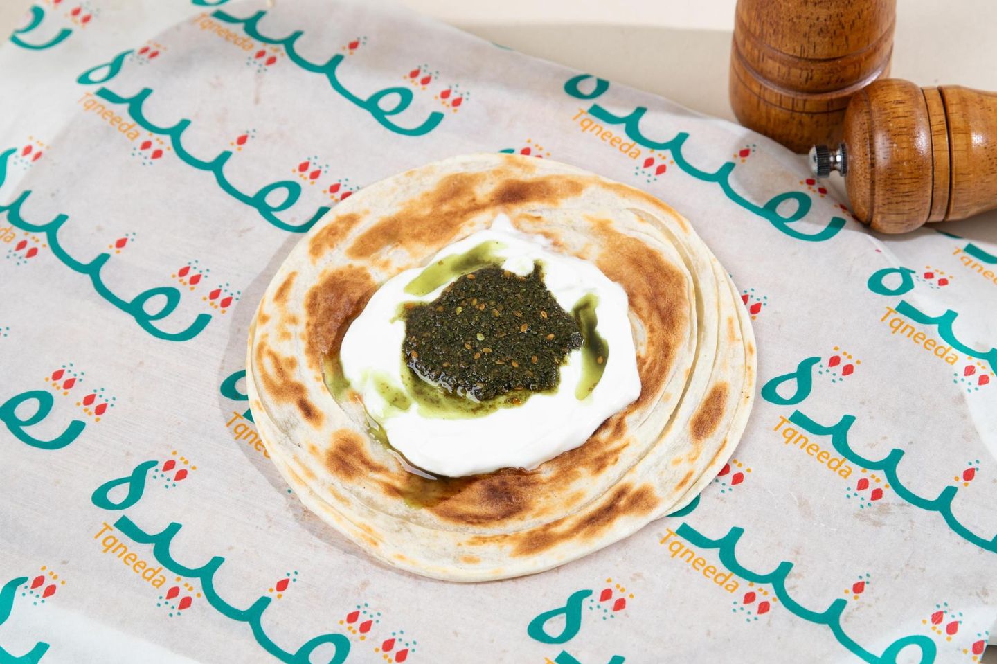 شباتي بالزعتر والجبن السائل