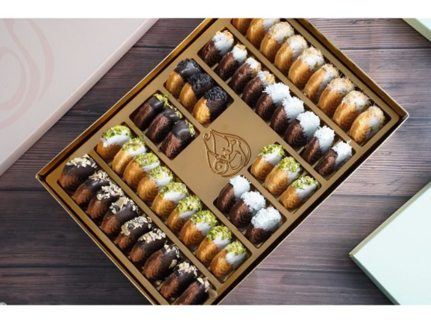 Crunchy Petit Four Mix
