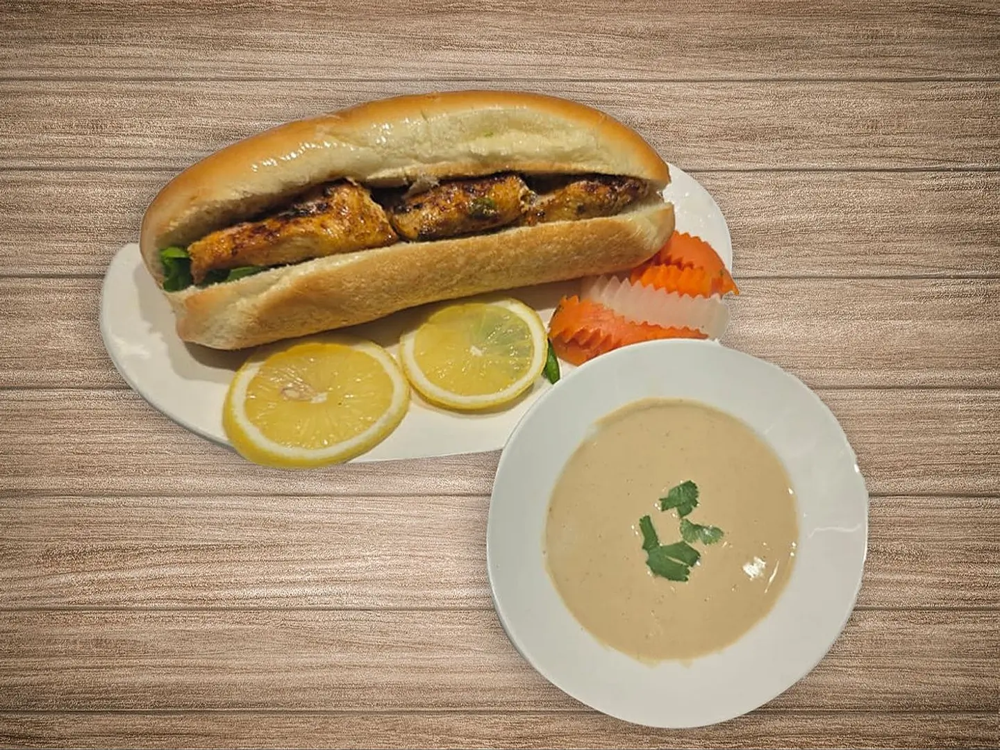 ساندوتش شيش طاووق