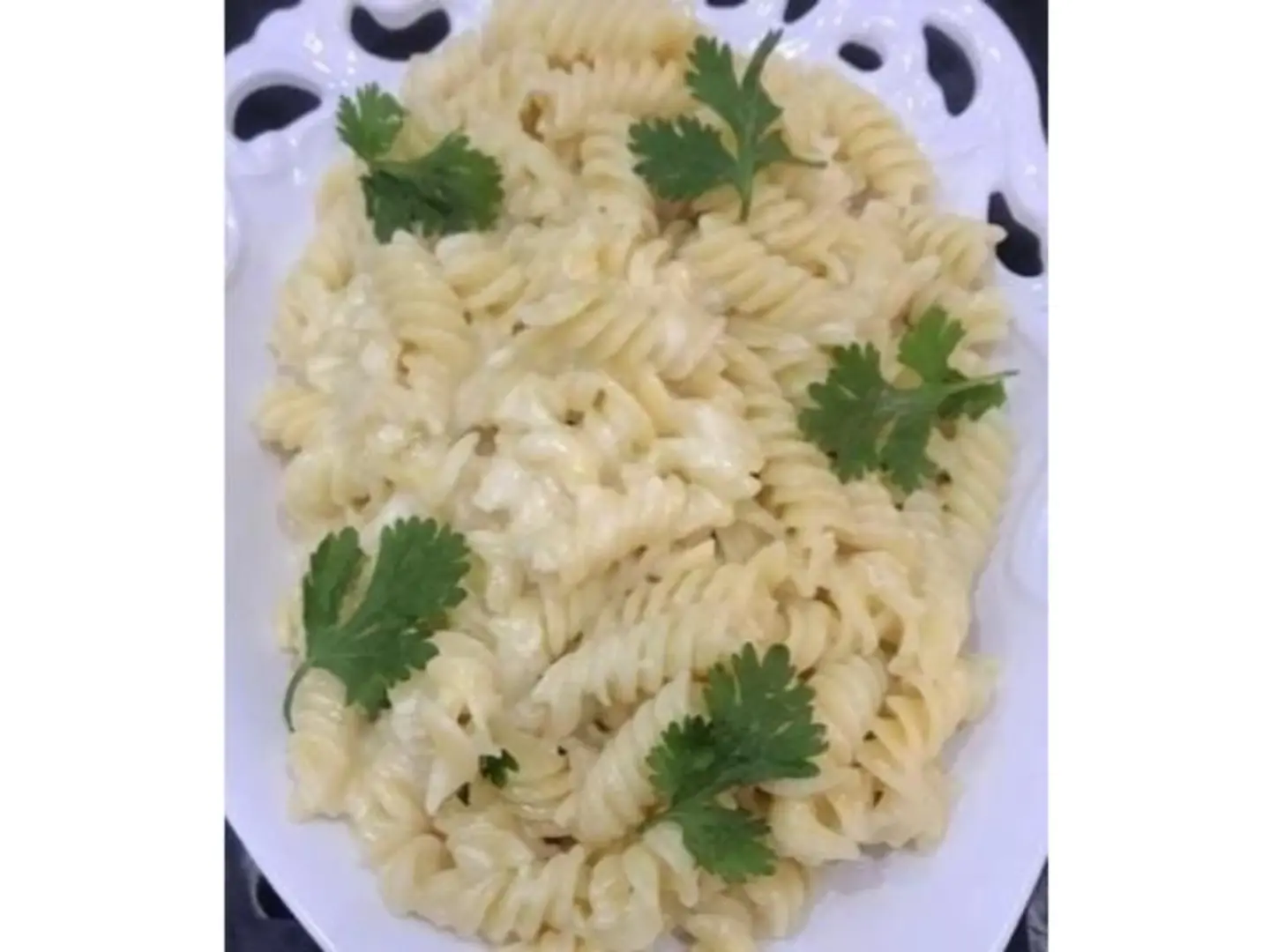 باستا سادة بيضاء