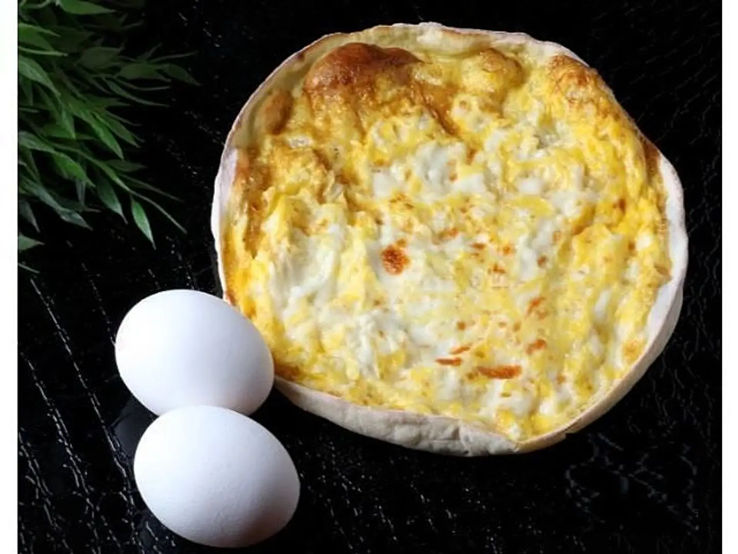 Pie Egg With Mozaralla Chees