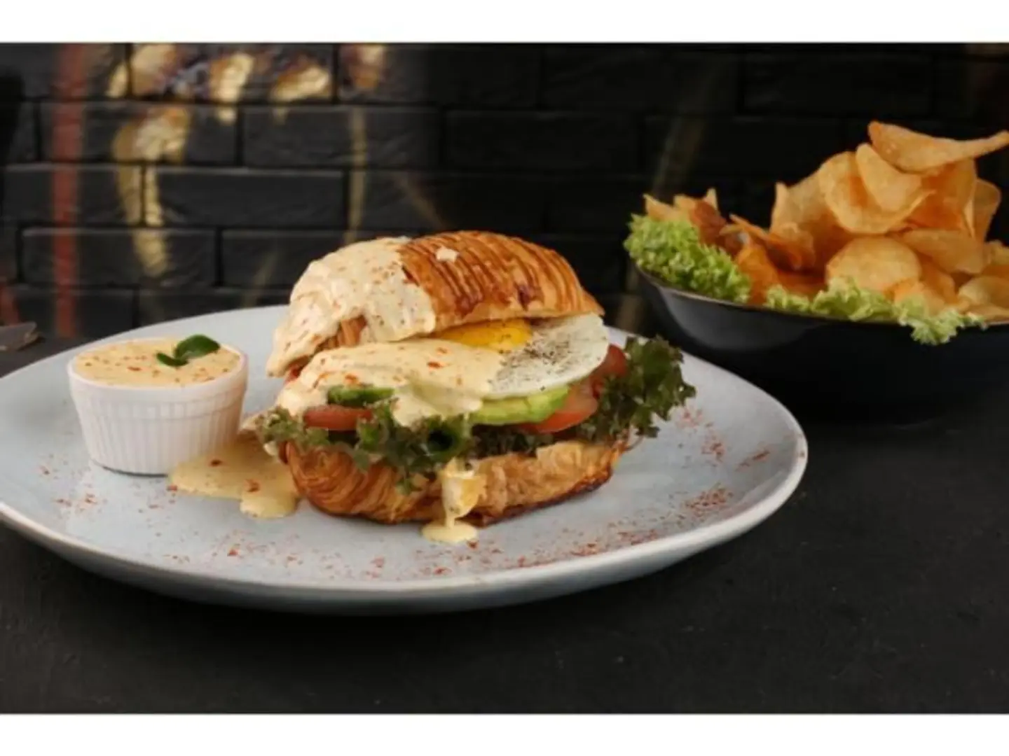 ساندويتش بيض بنديكت