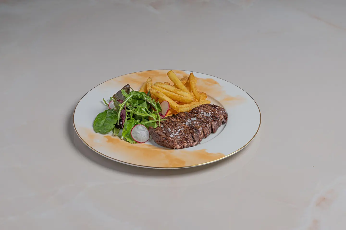 ستيك مع بطاطا مقلية