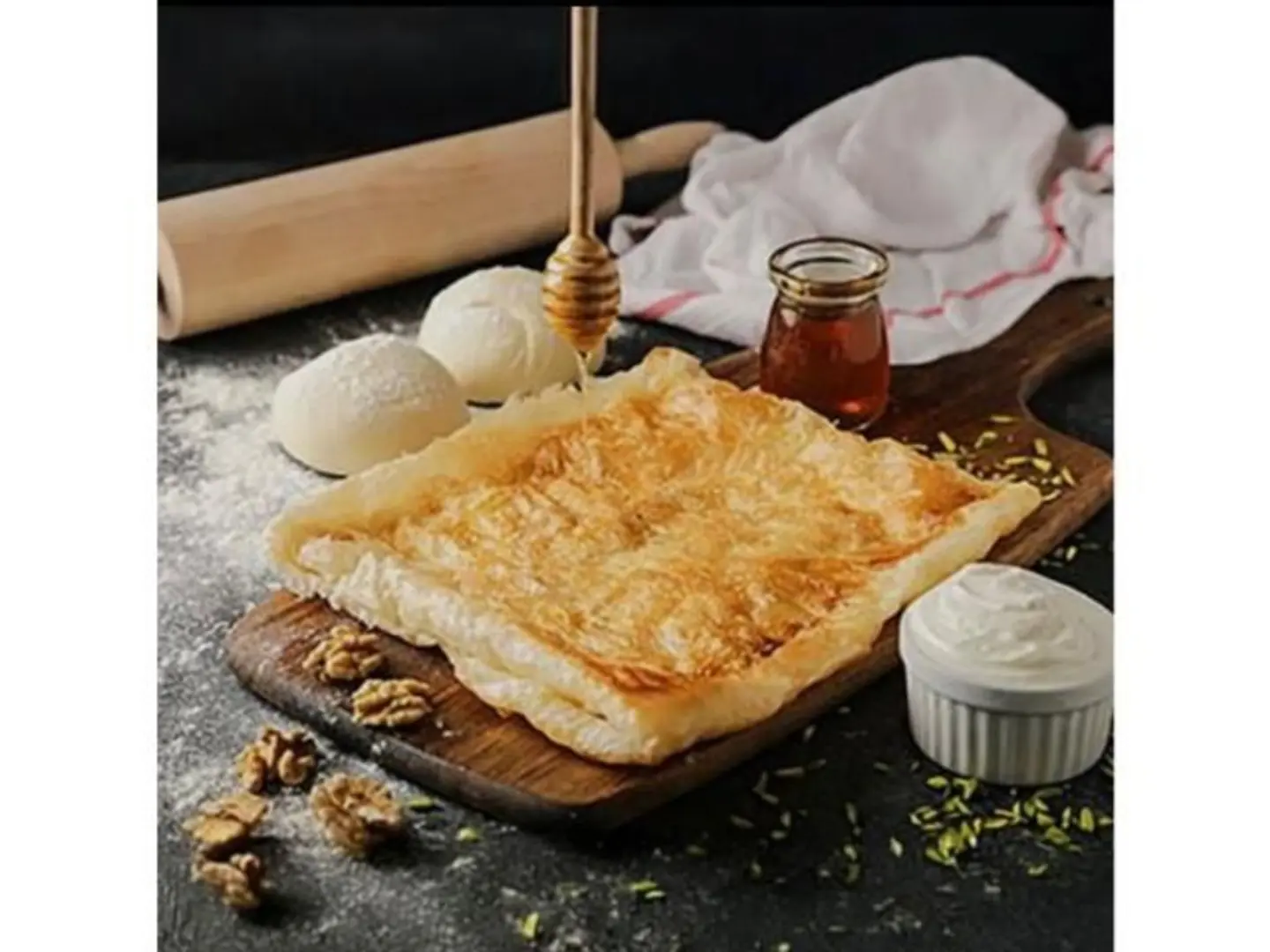 Meshaltet With Cream, Honey & Nuts