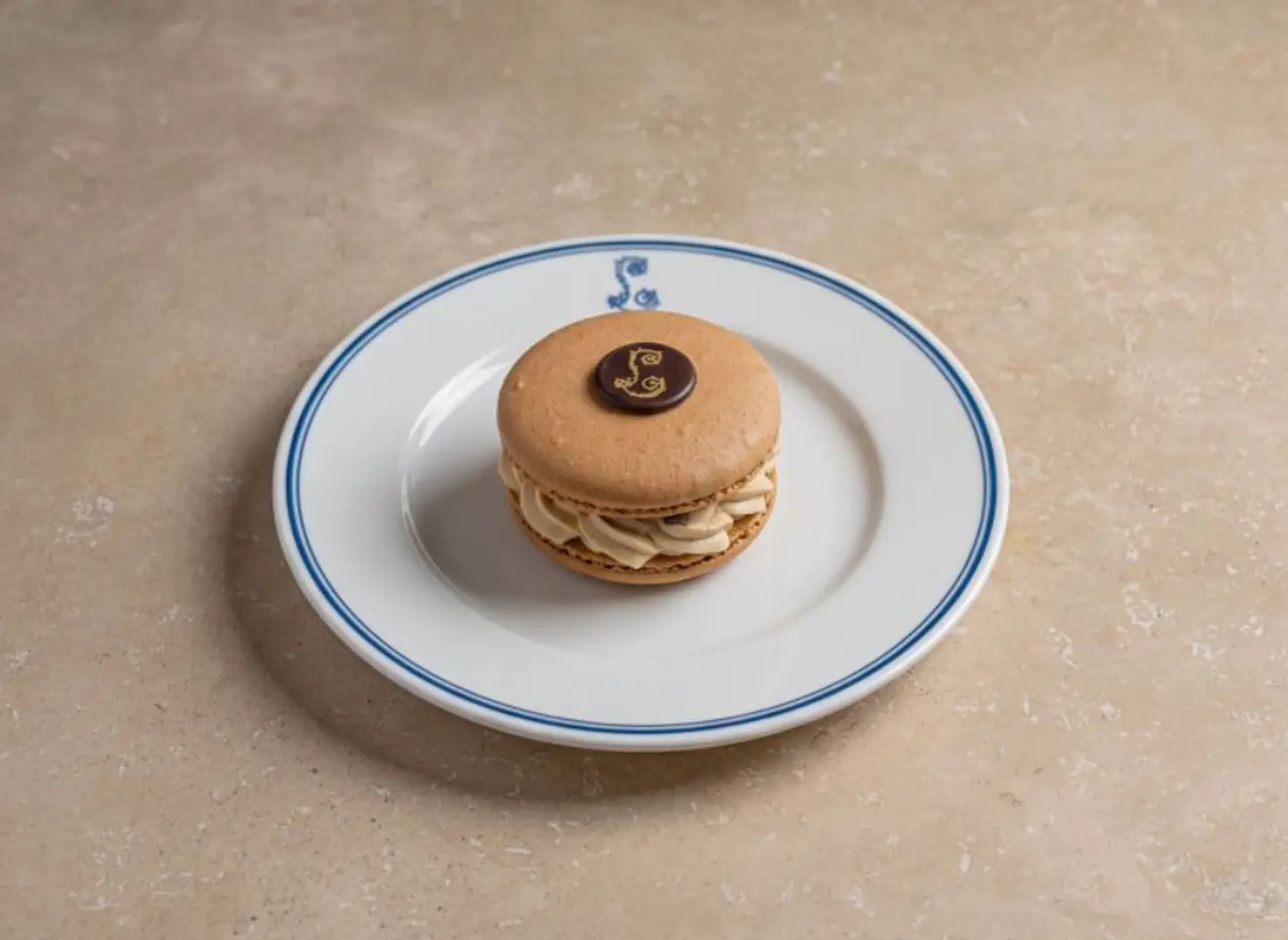 Salted Caramel Macaron