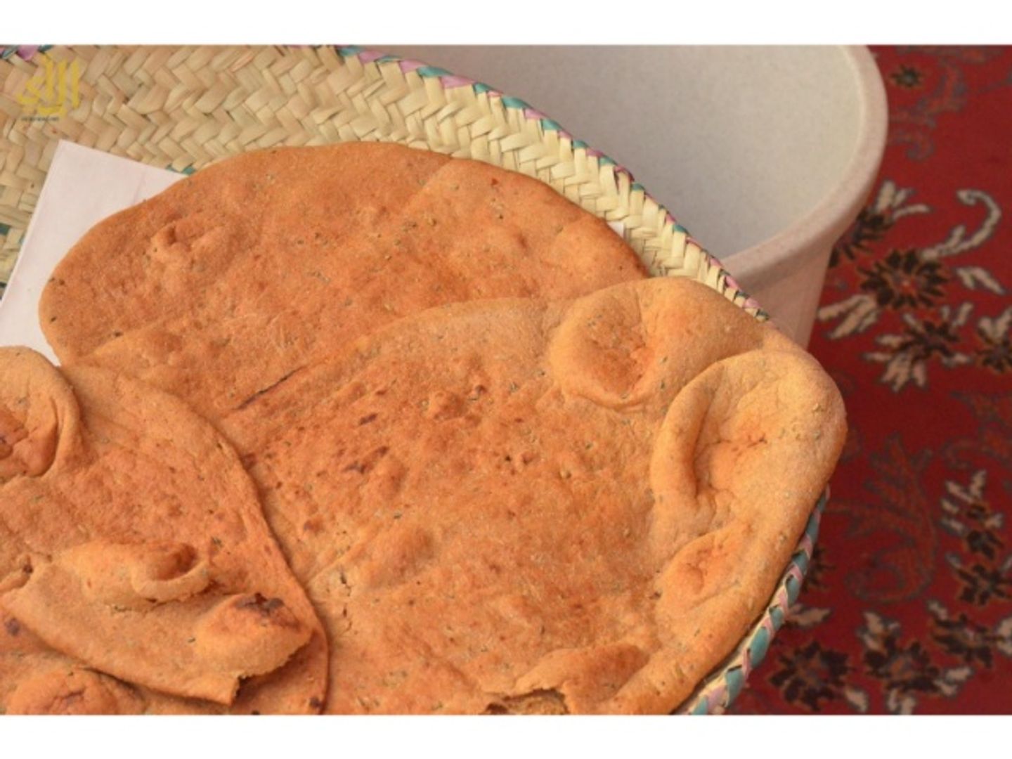 خبز نكهة تمر احمر
