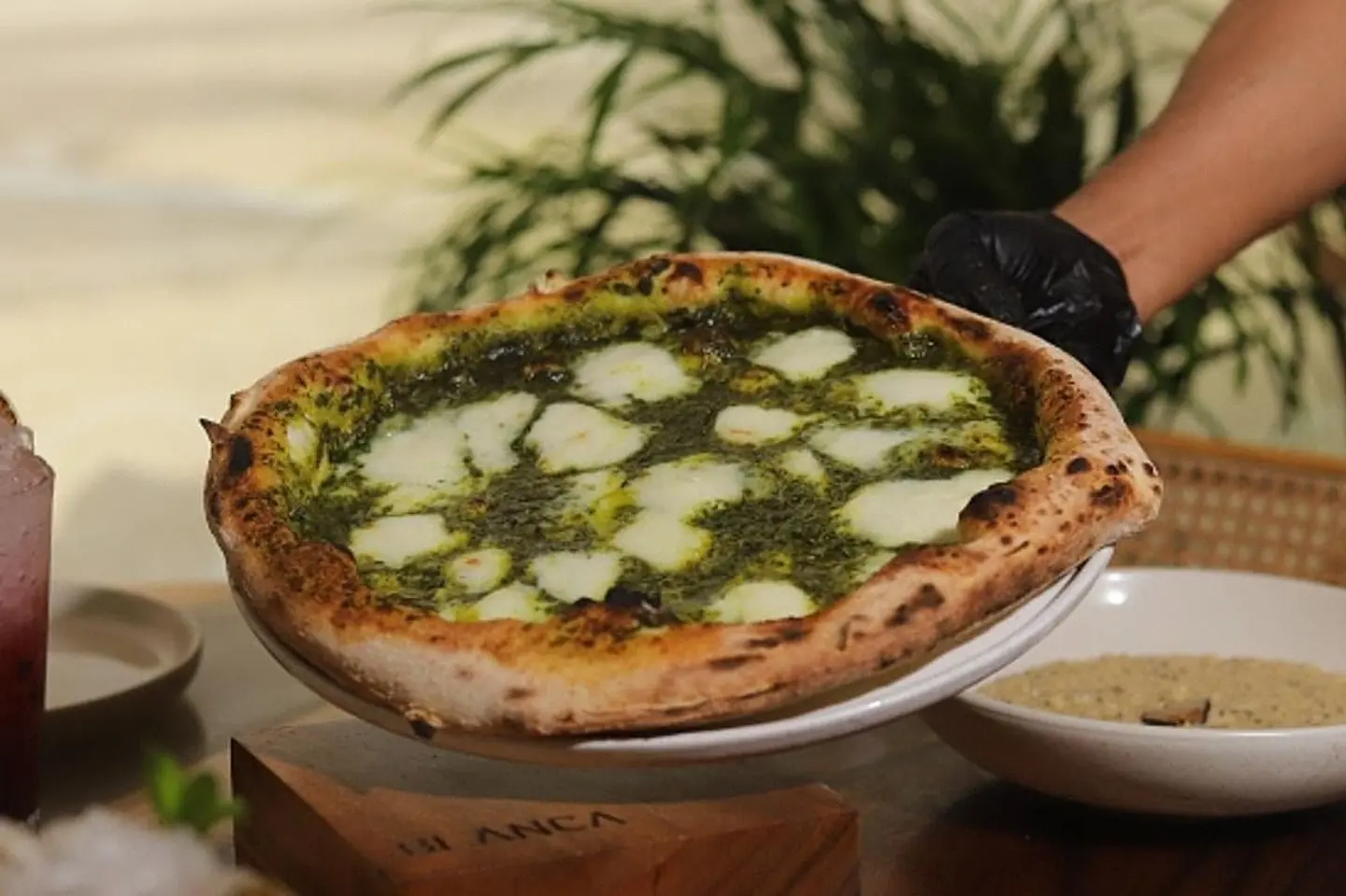 بيتزا بيستو