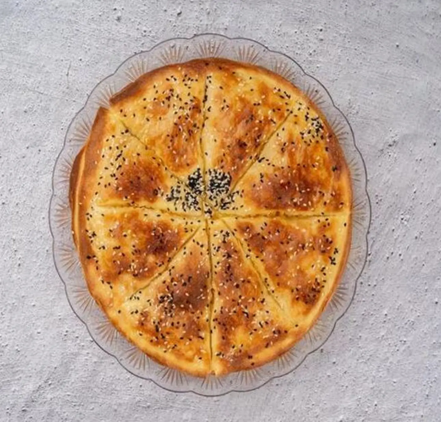 بنت الصحن بجبنة شيدر