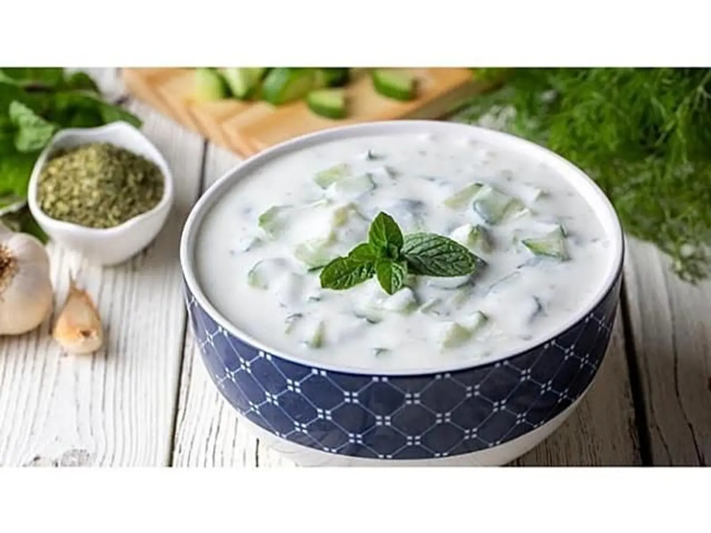 سلطة خيار بالزبادي