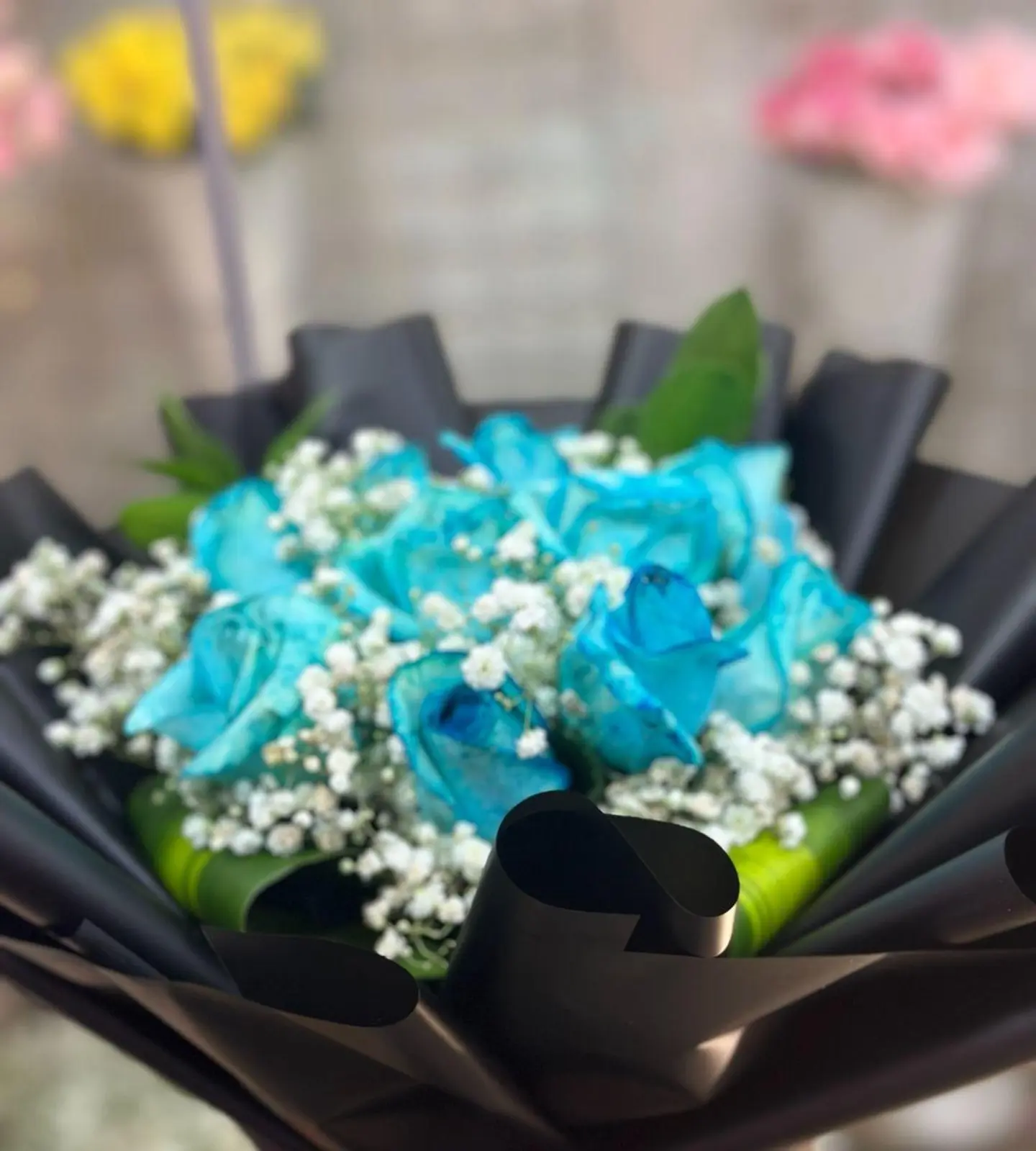 باقة الورود الزرقاء