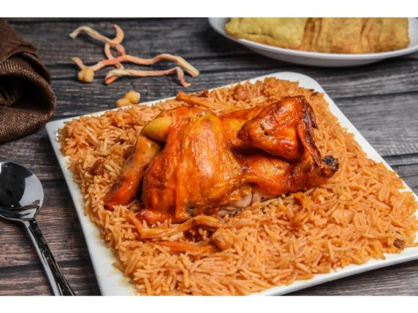 نصف دجاج شواية مع الأرز