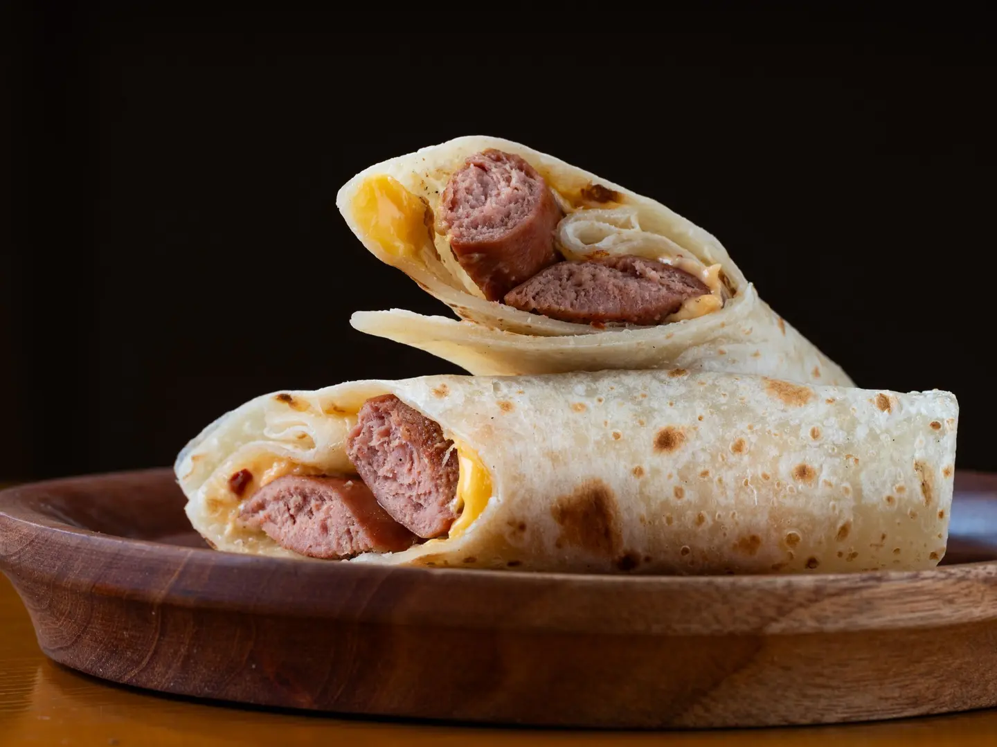 شباتي نقانق مع جبن