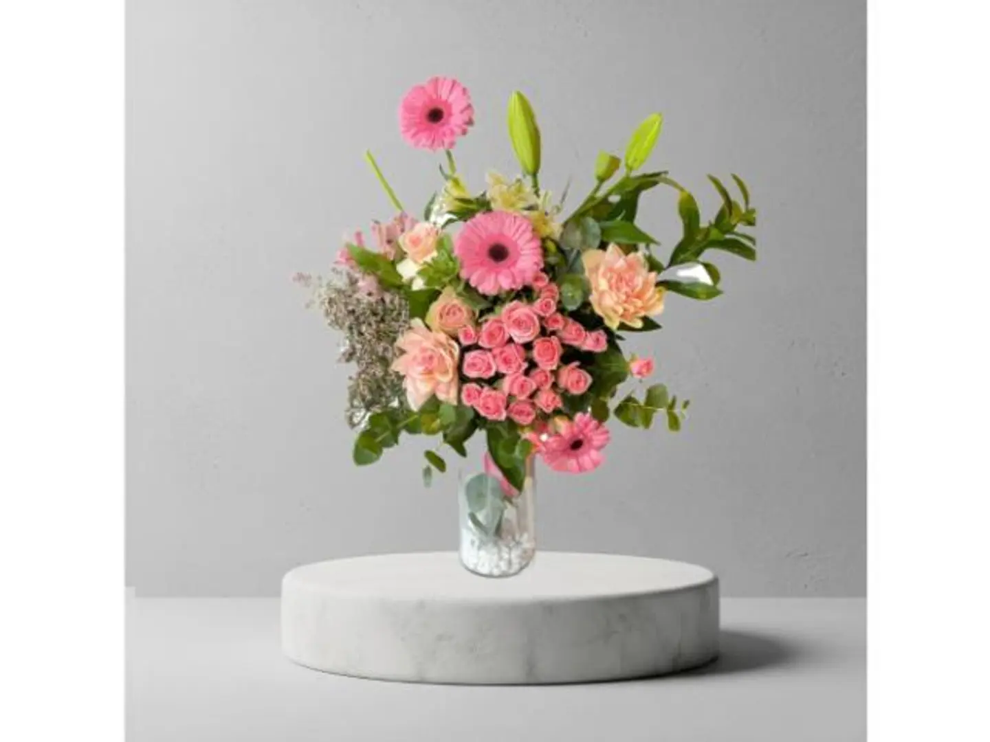 Naomi Vase