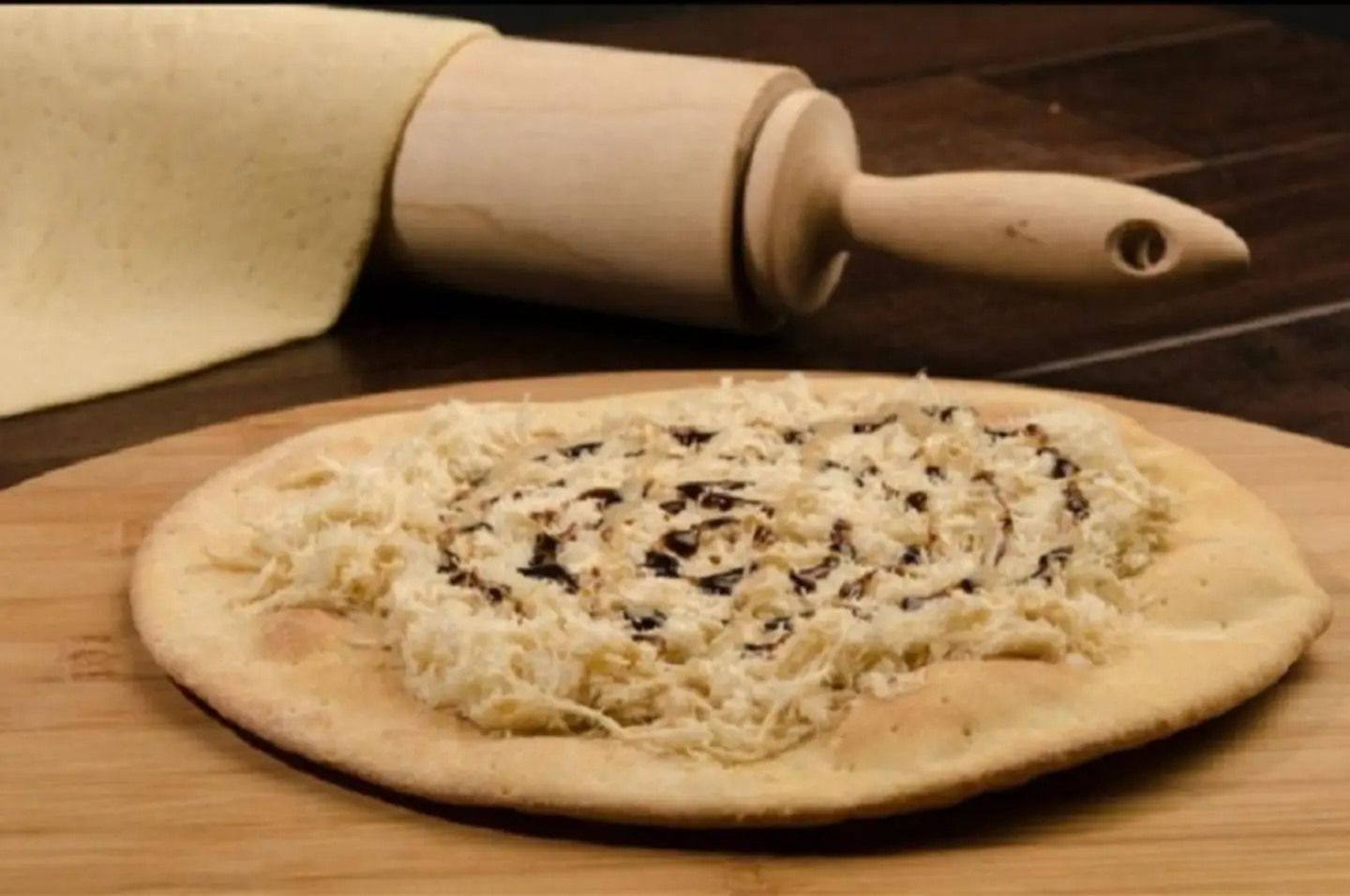 Halawa Tahini Manakish