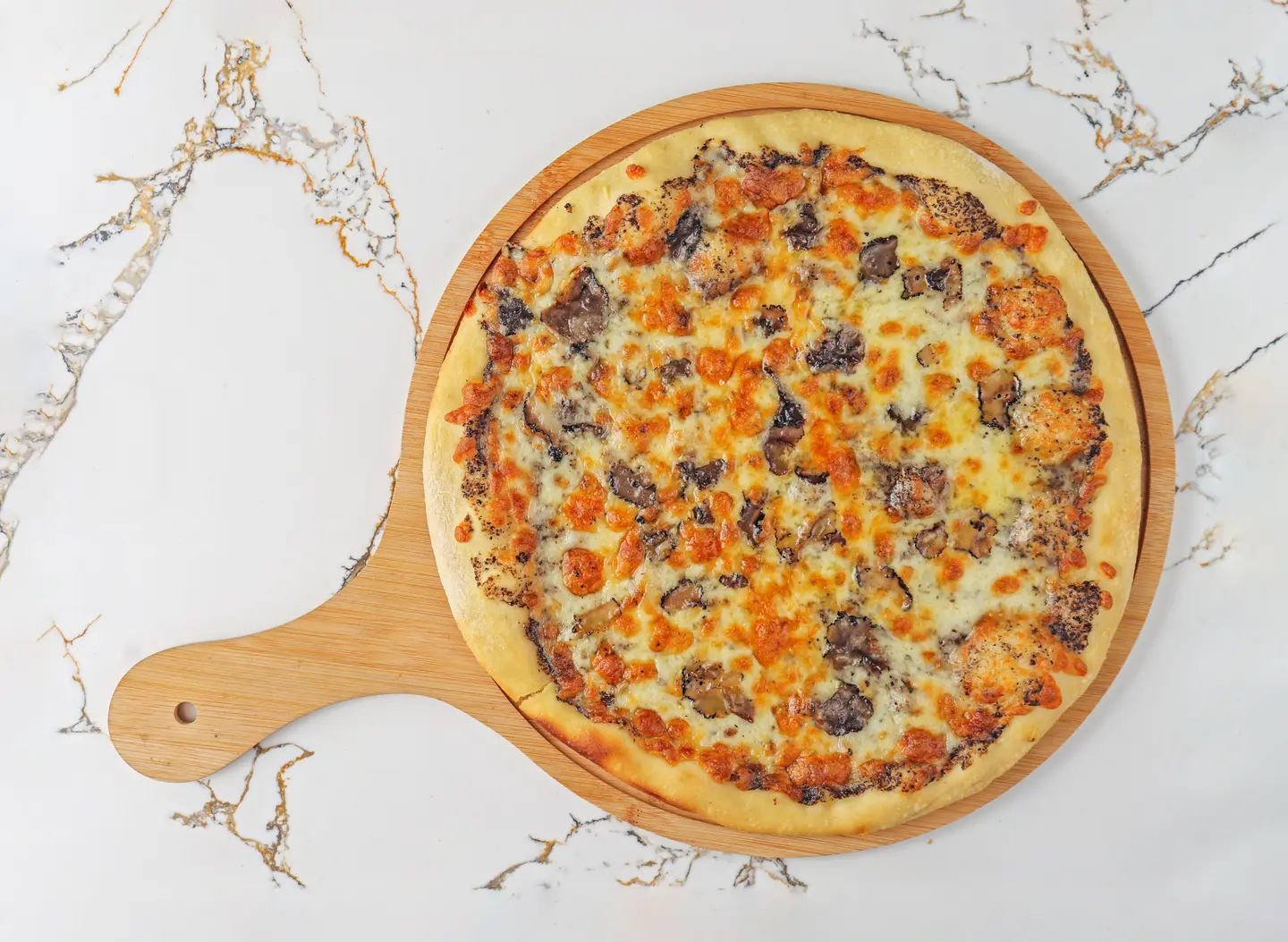 Truffle Pizza With Mozzarella