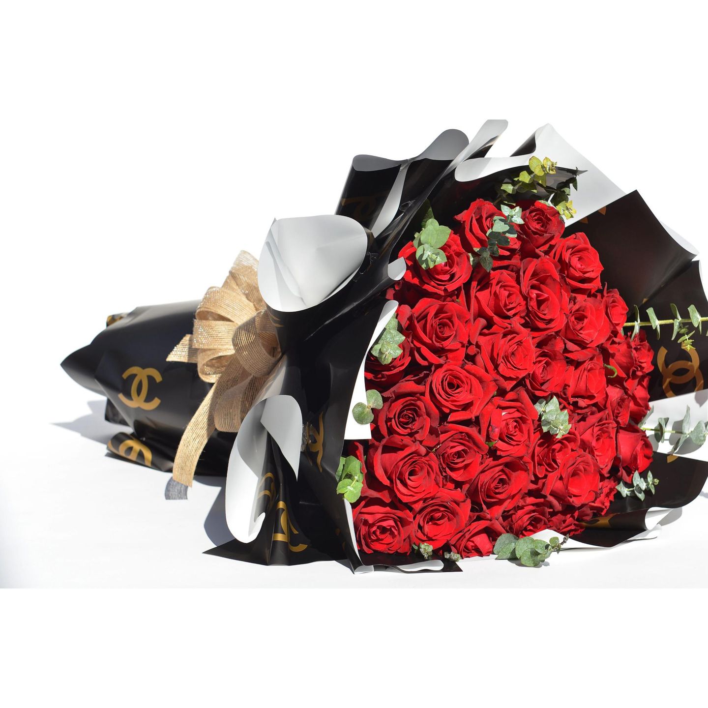A Bouquet Of 30 Roses