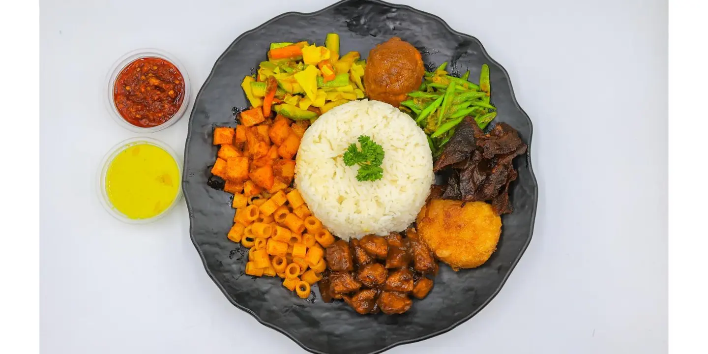 9 Large Mixed Dishes