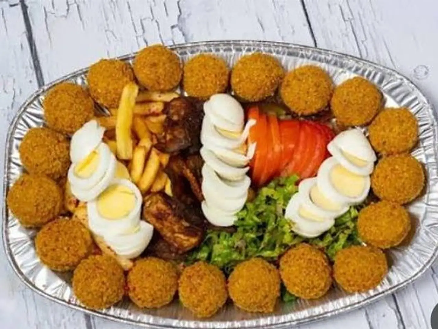 صحن فلافل وسط