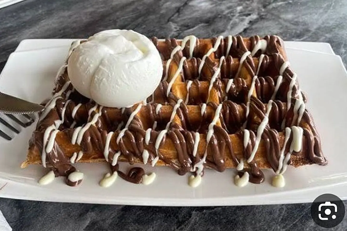 وافل نوتيلا آيس كريم