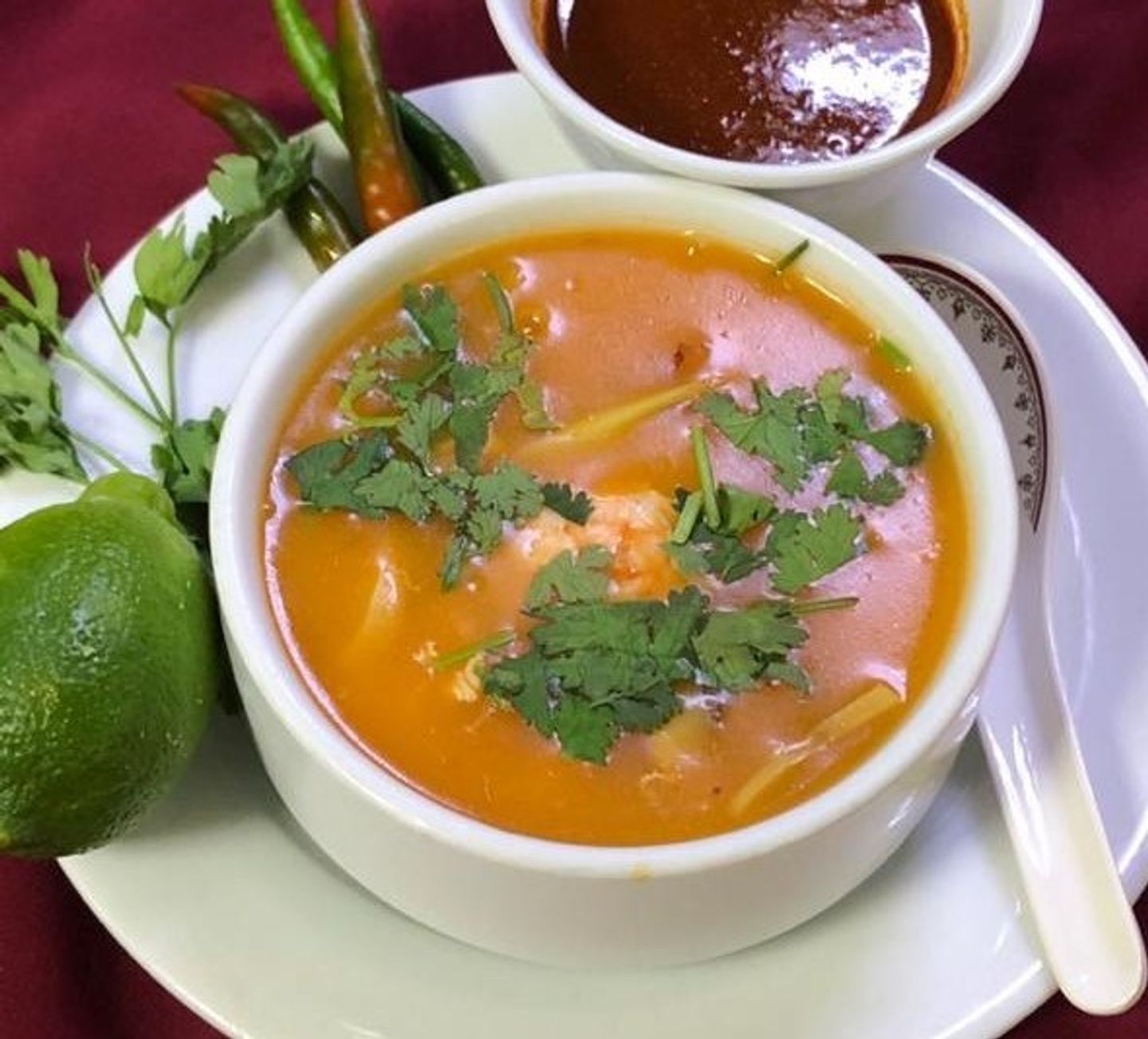 شوربة توم يم التقليدية