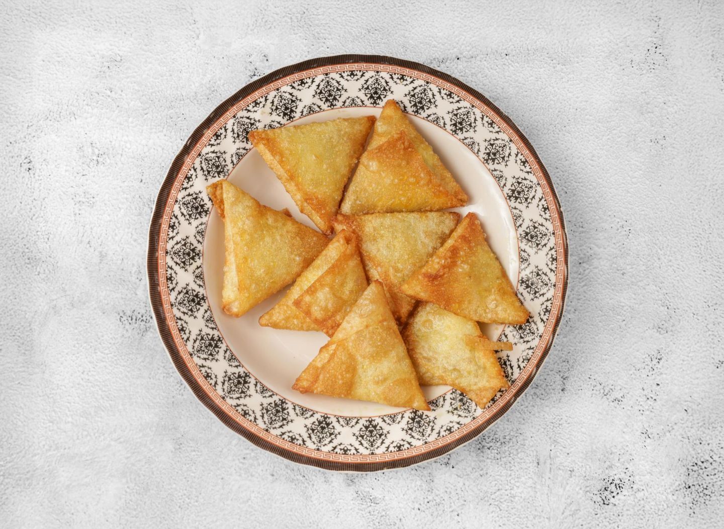 Sambosa With Meat Or Cheese