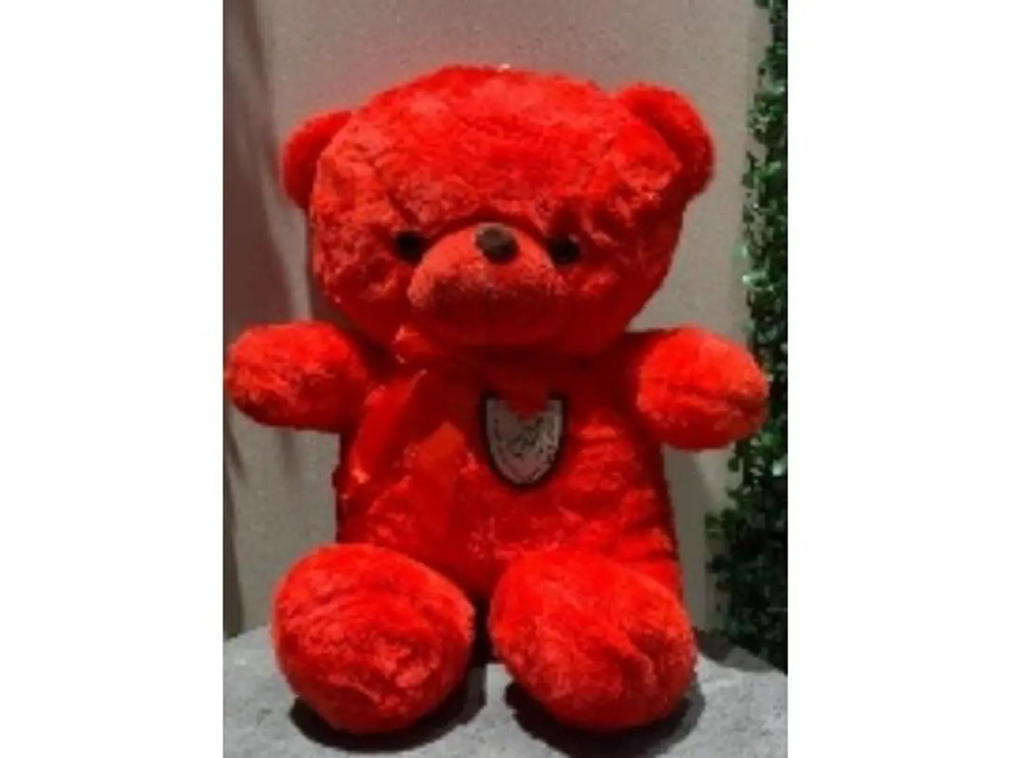 دمية دبدوب احمر