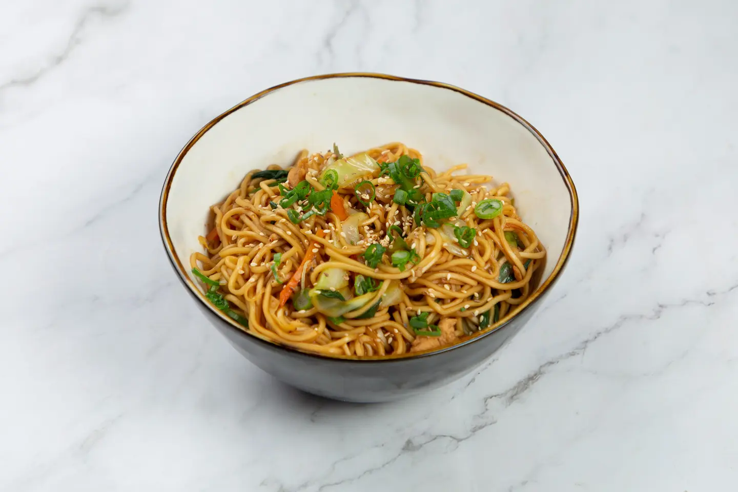 نودلز ماليزية بالدجاج