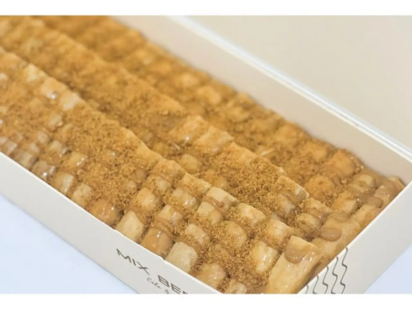 بوكس بقلاوة لوتس اصابع شوكولاته 350 جرام