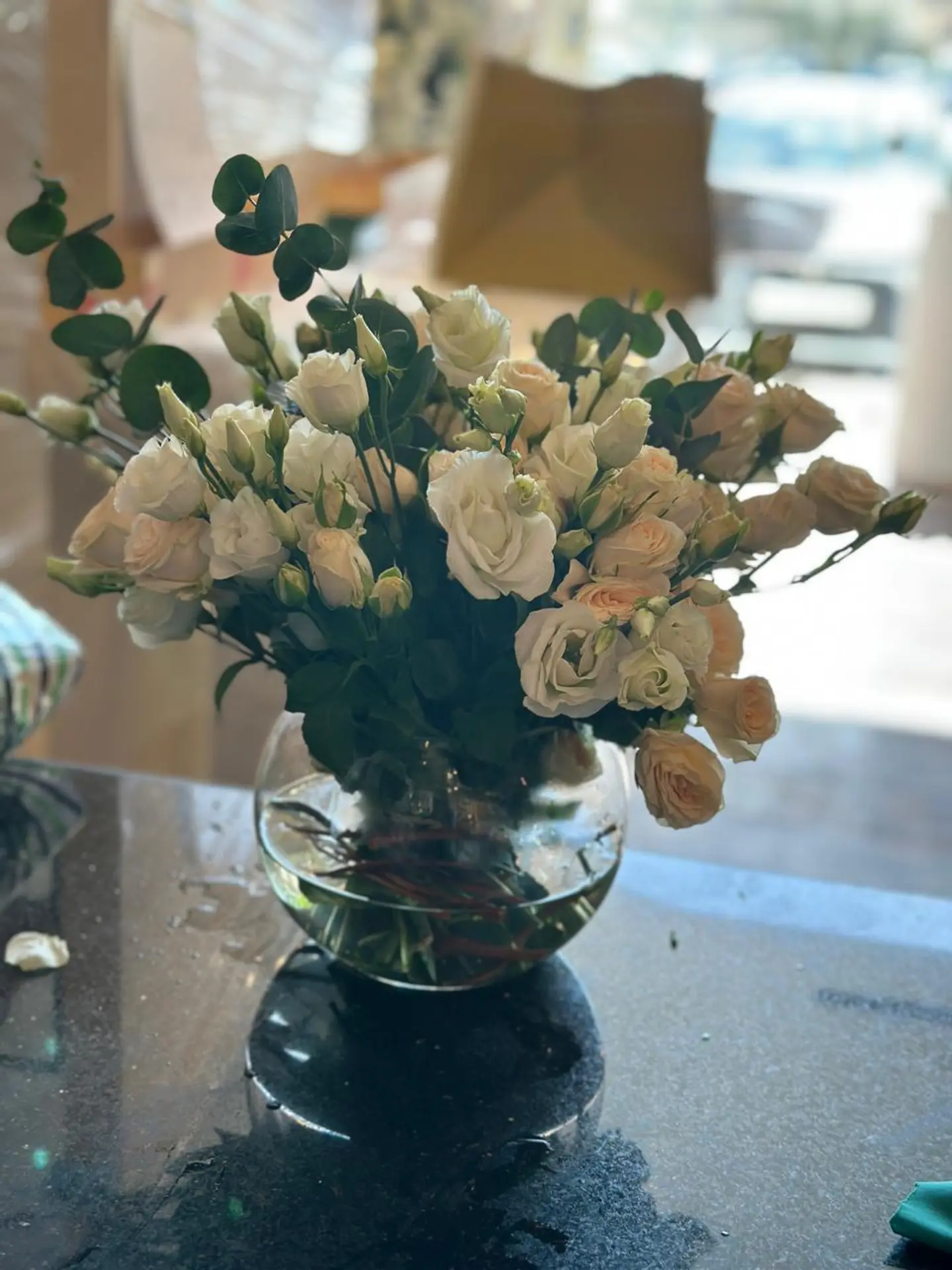 Creamy Baby Roses ,White Stoma With Vase
