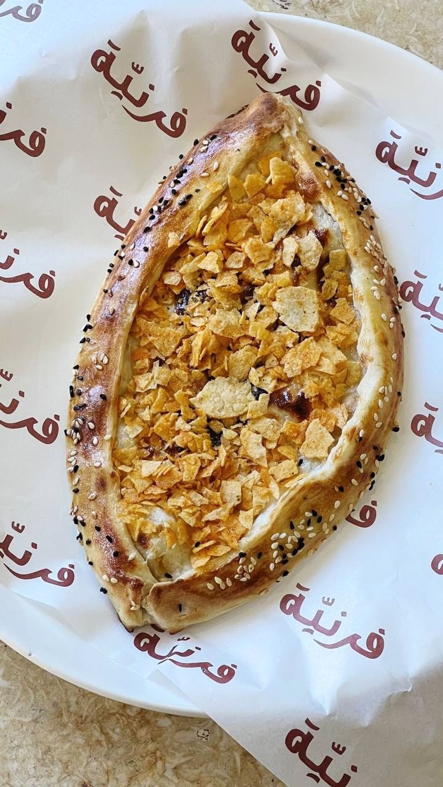 فطيرة جبن وشيبس عماني
