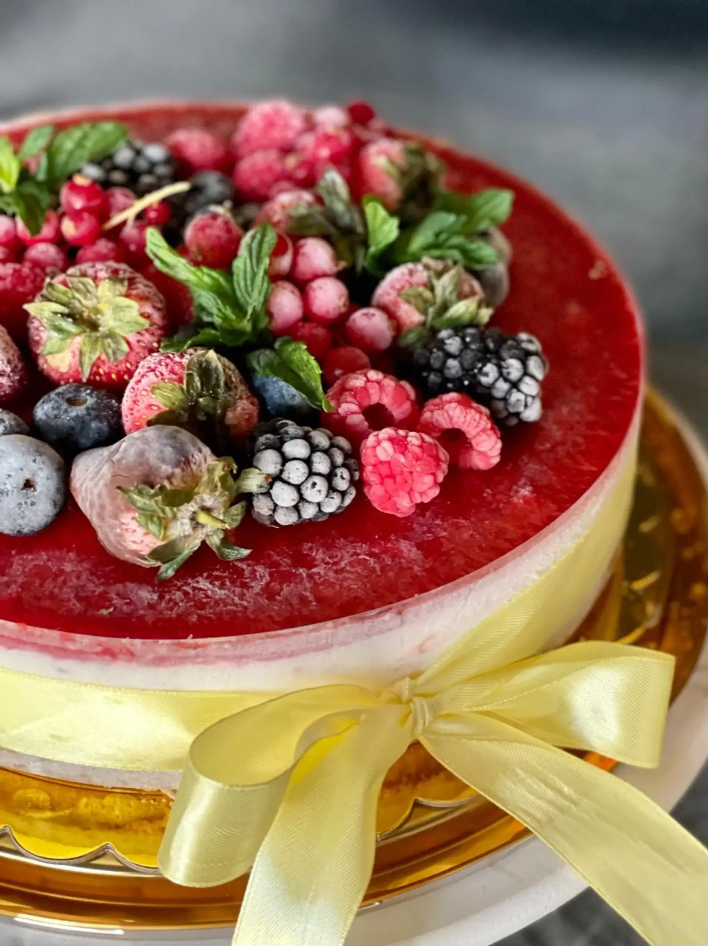 Strawberry Gelato Cheesecake