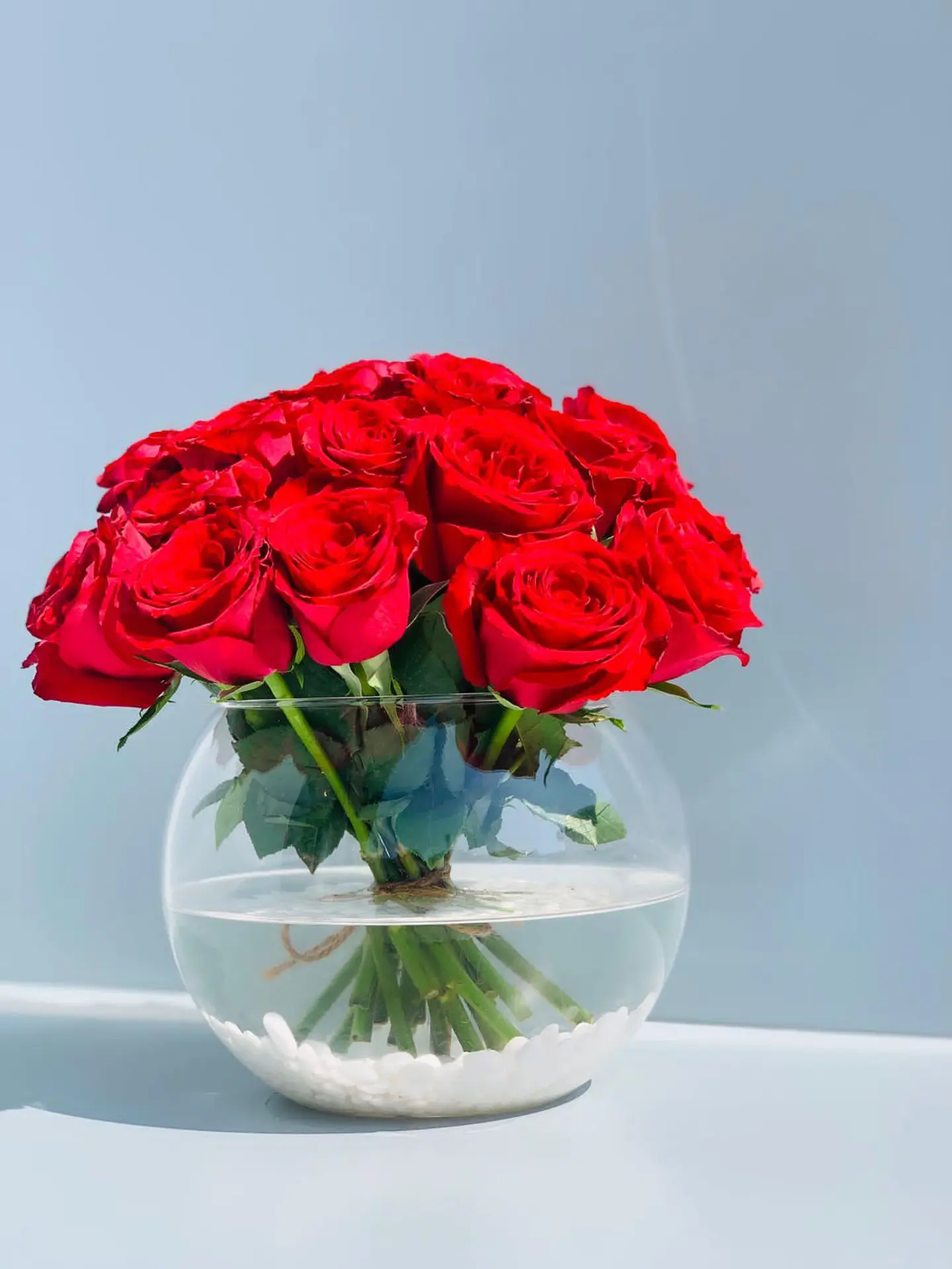 Round Red Roses Vase