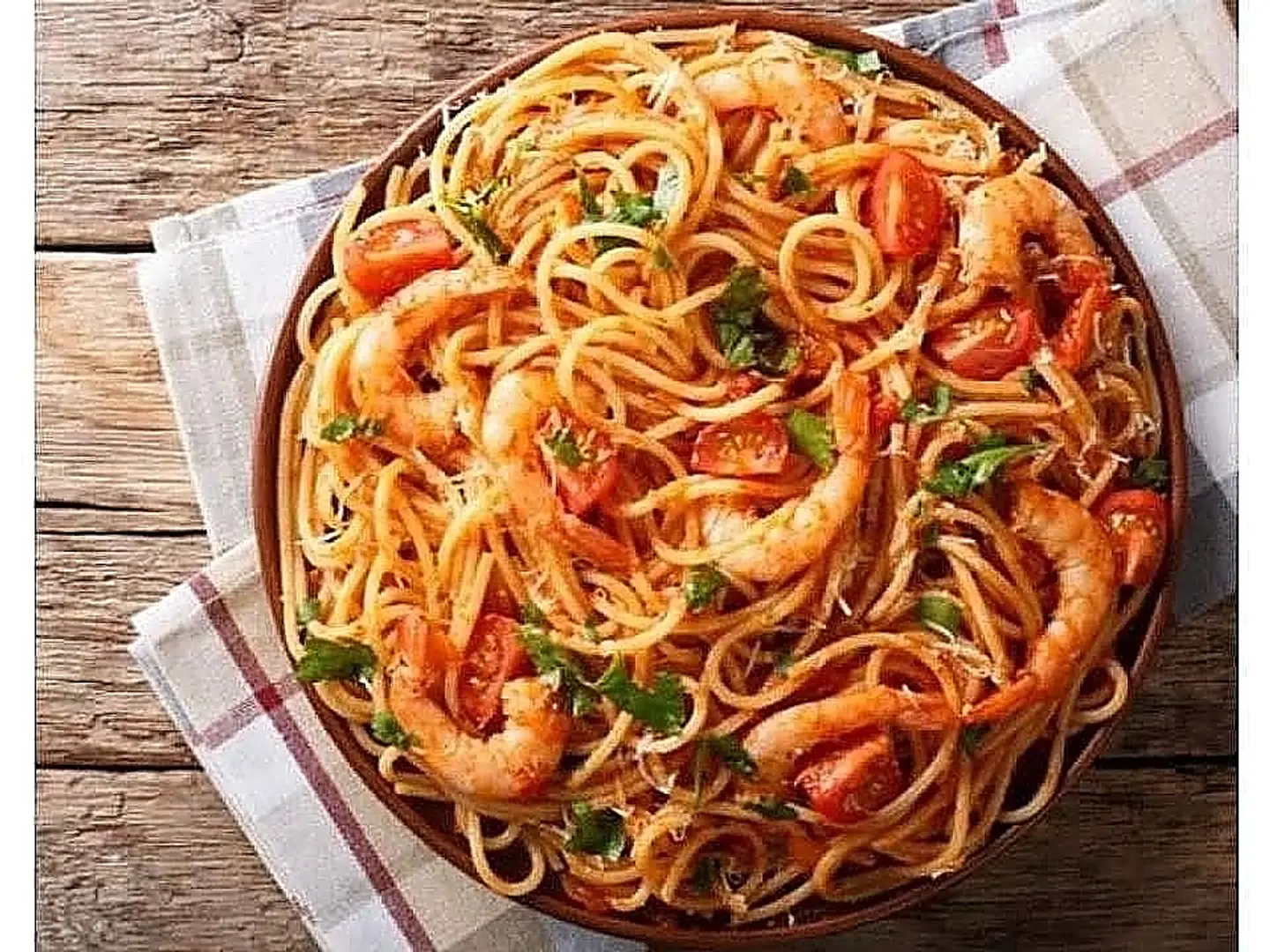 طاجن معكرونة بالصوص الأحمر