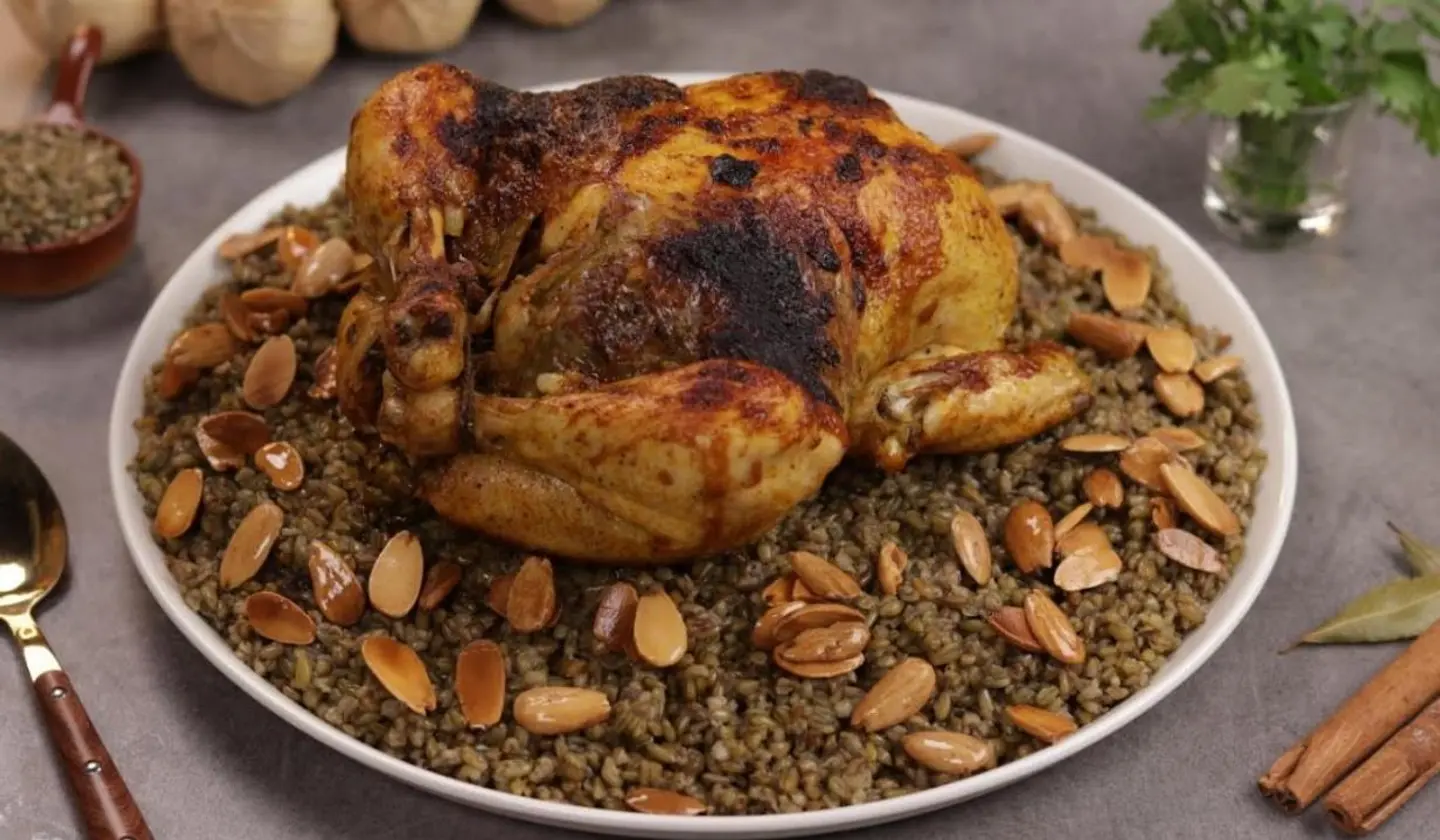 فروج محشي أرز أو فريكة