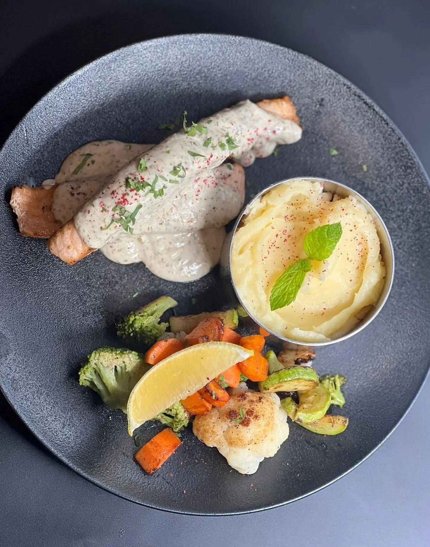 Salmon With Lemon Sauce